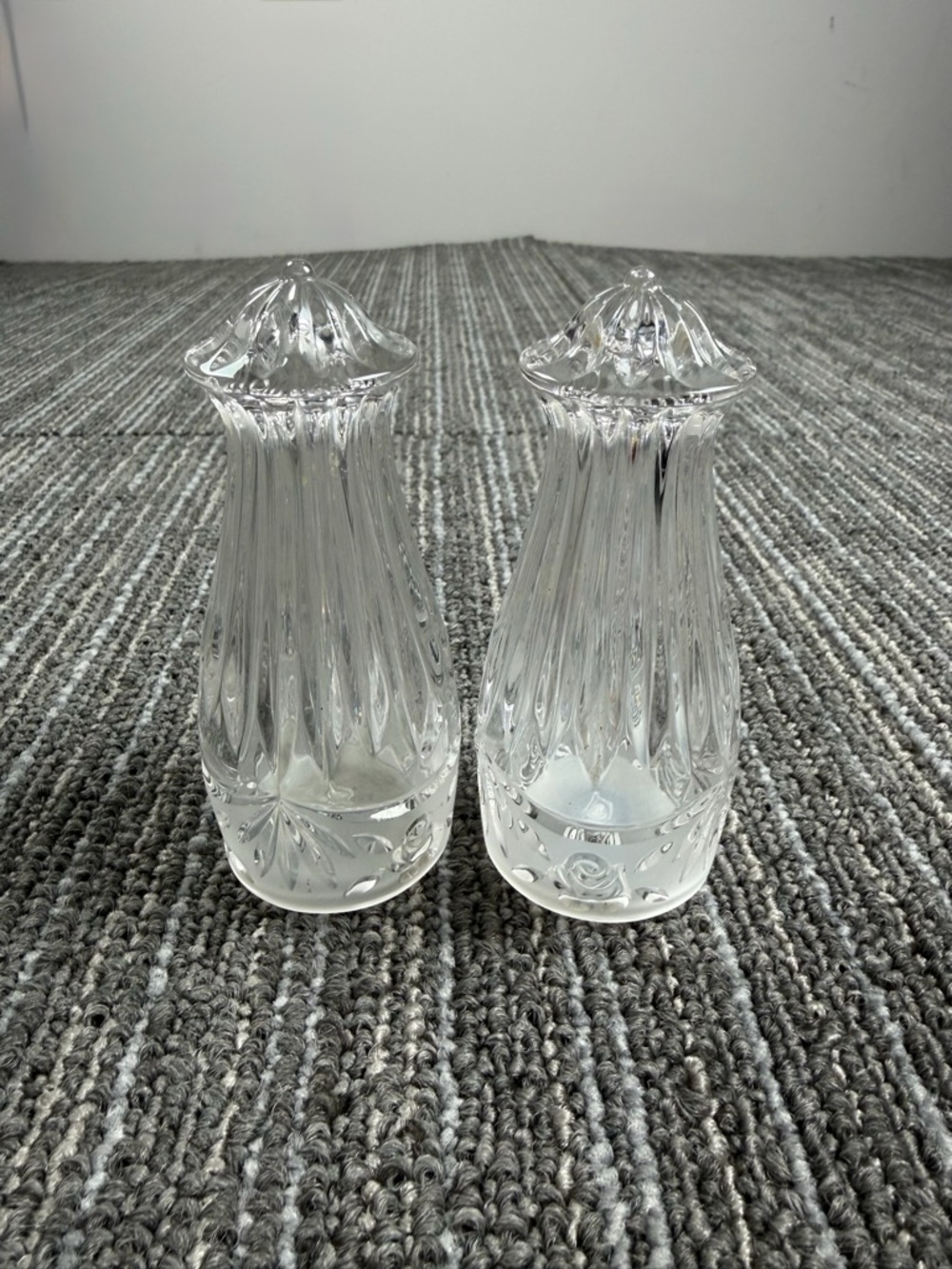 Southern Garden Oneida Crystal-Style Glass Salt and Pepper Shakers - Set of 2